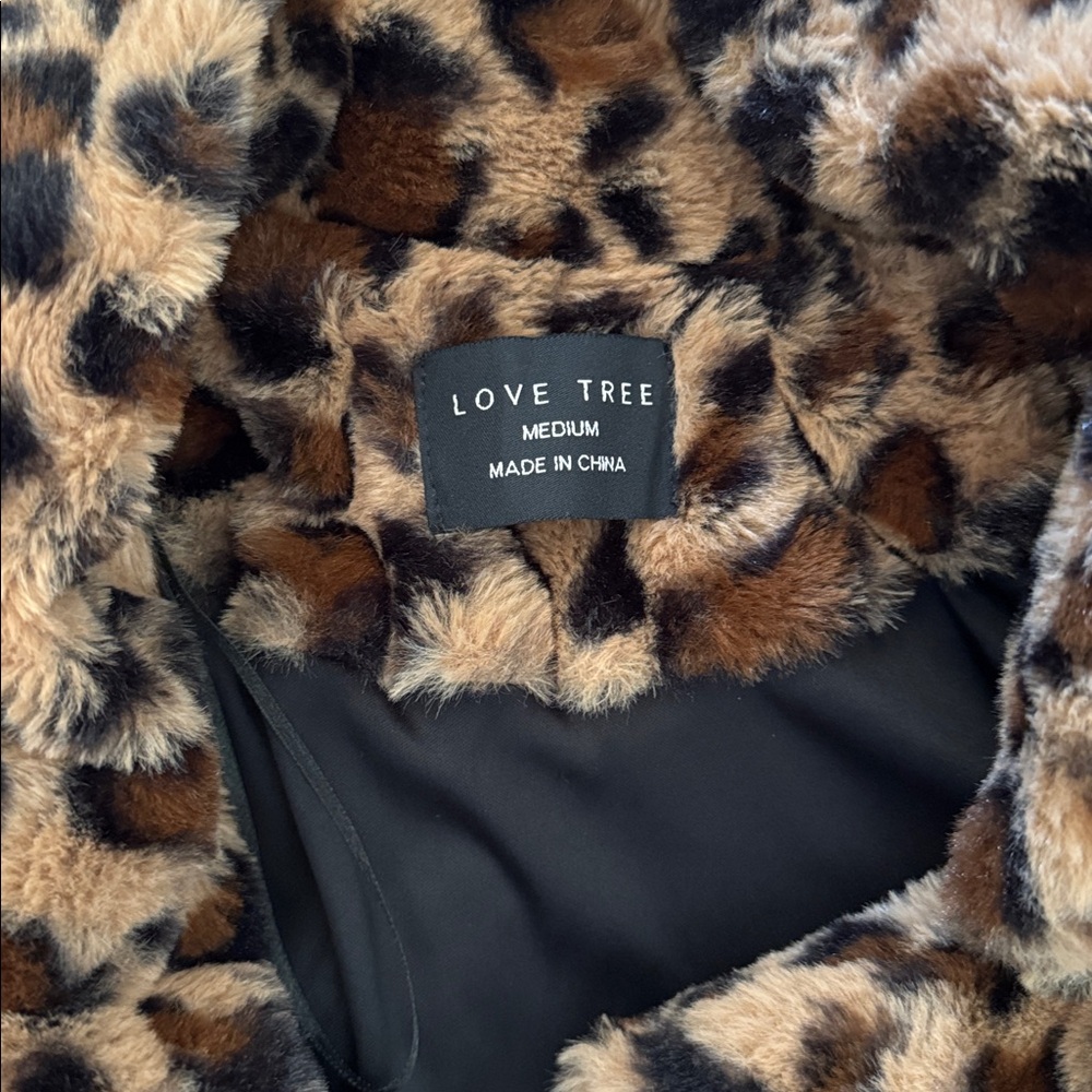 Cheetah Coat/Beth Dutton Costume - Picture 5 of 5